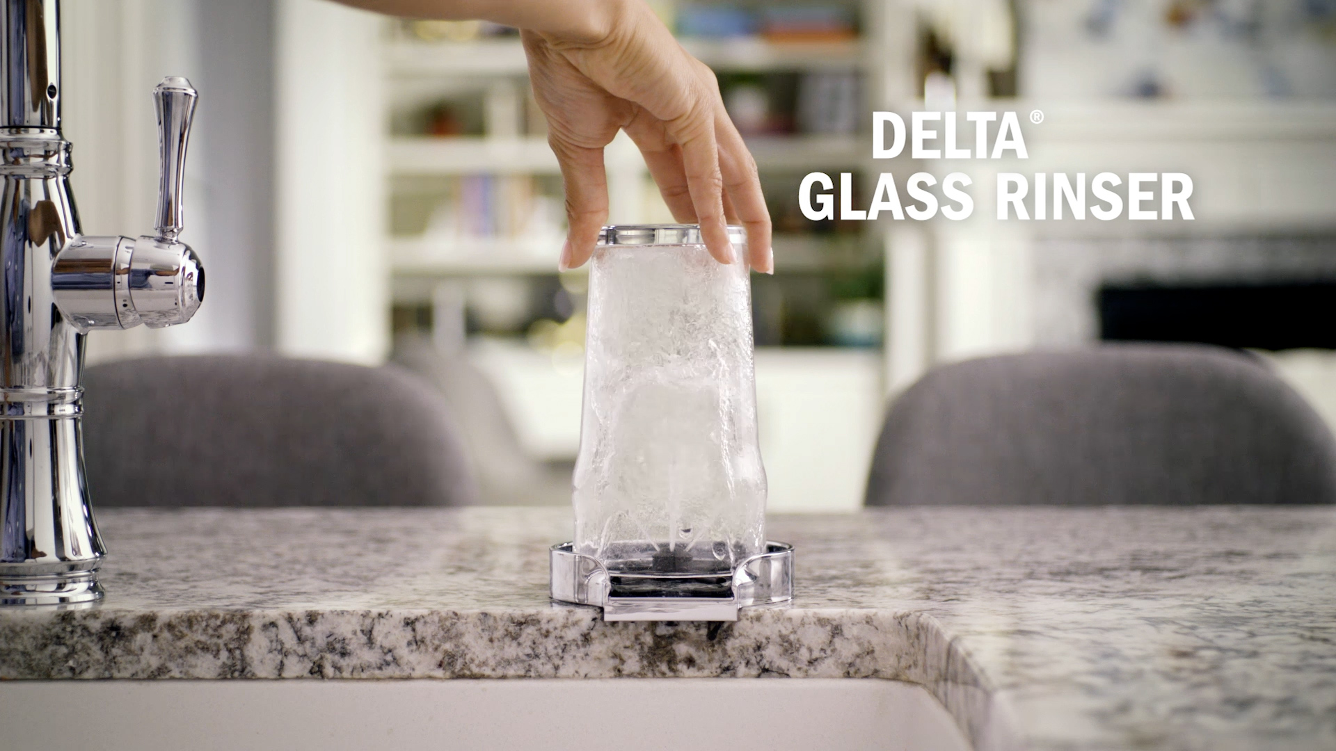 洗いにくいグラスも一瞬できれいに/グラスリンサー/DELTA